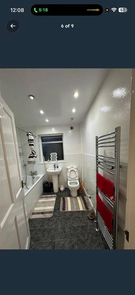 2 double rooms available in RM8 2QL