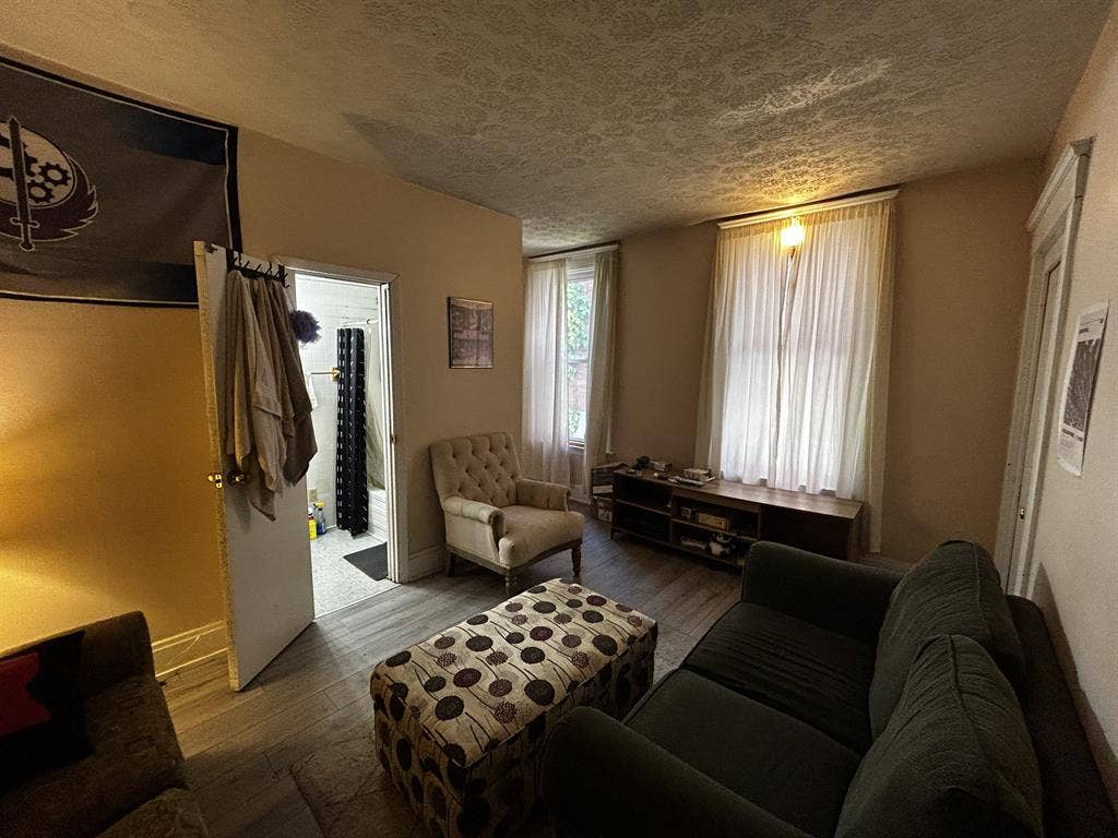 Private Bedroom for Rent Near UC