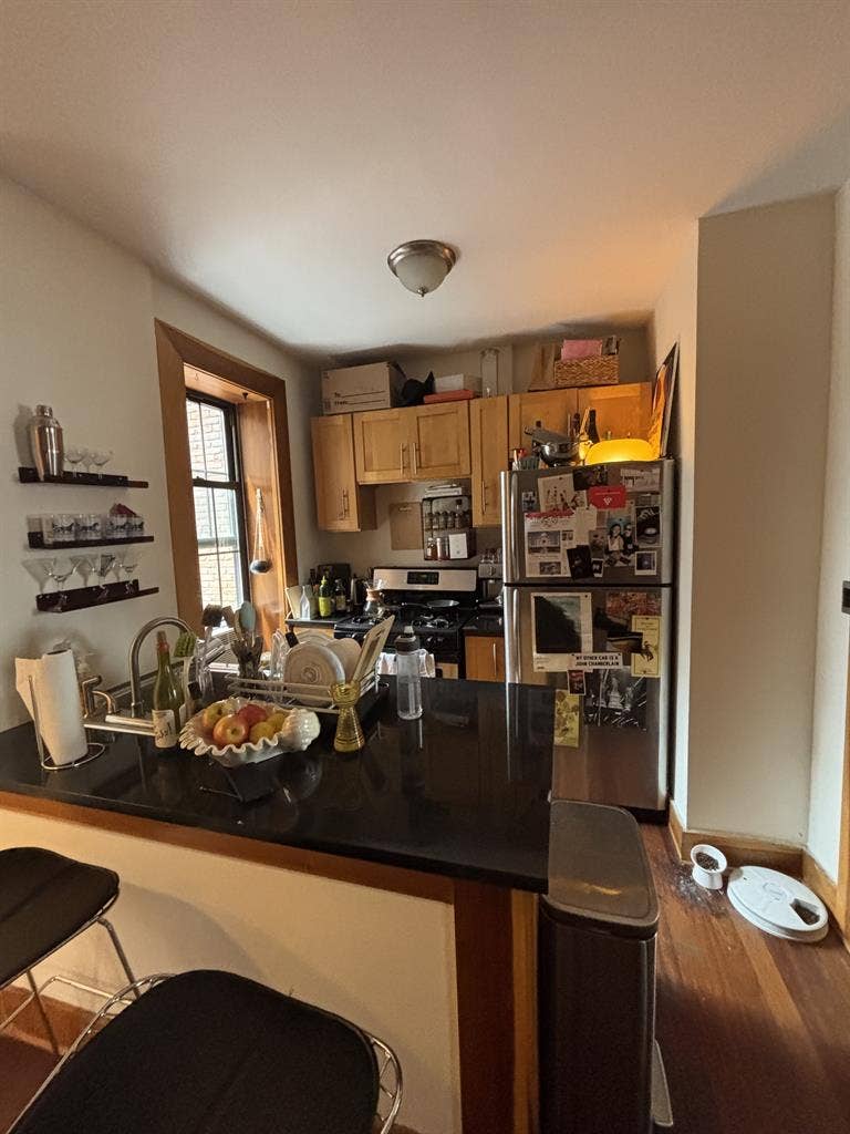 Sunny Brooklyn Room Available