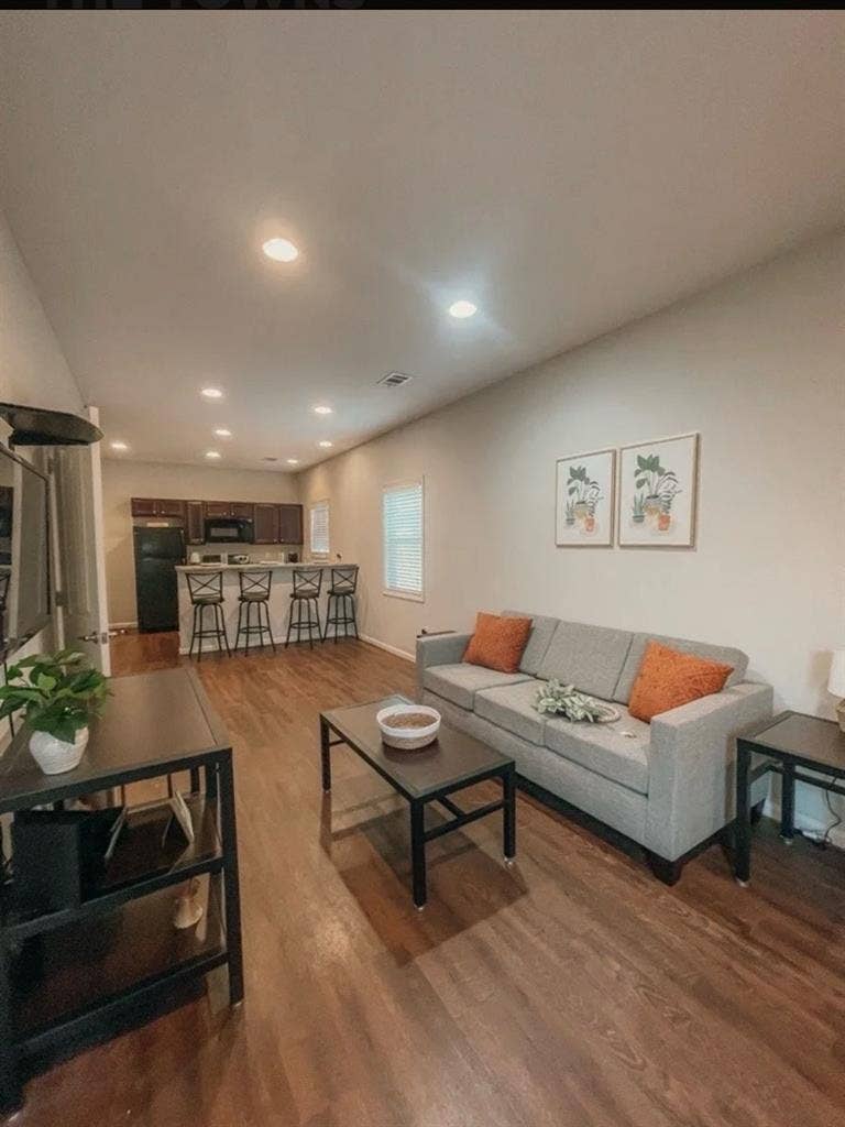Private Bed/ Bath Lease Takeover