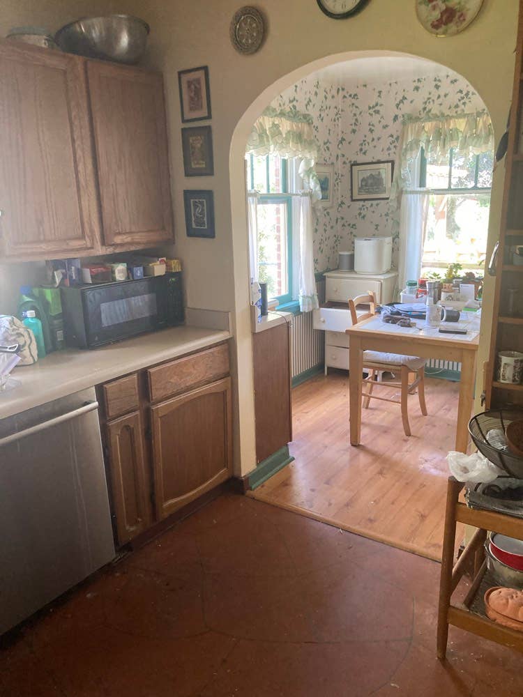 Private room in 1929 brick home