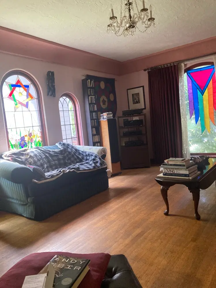 Private room in 1929 brick home