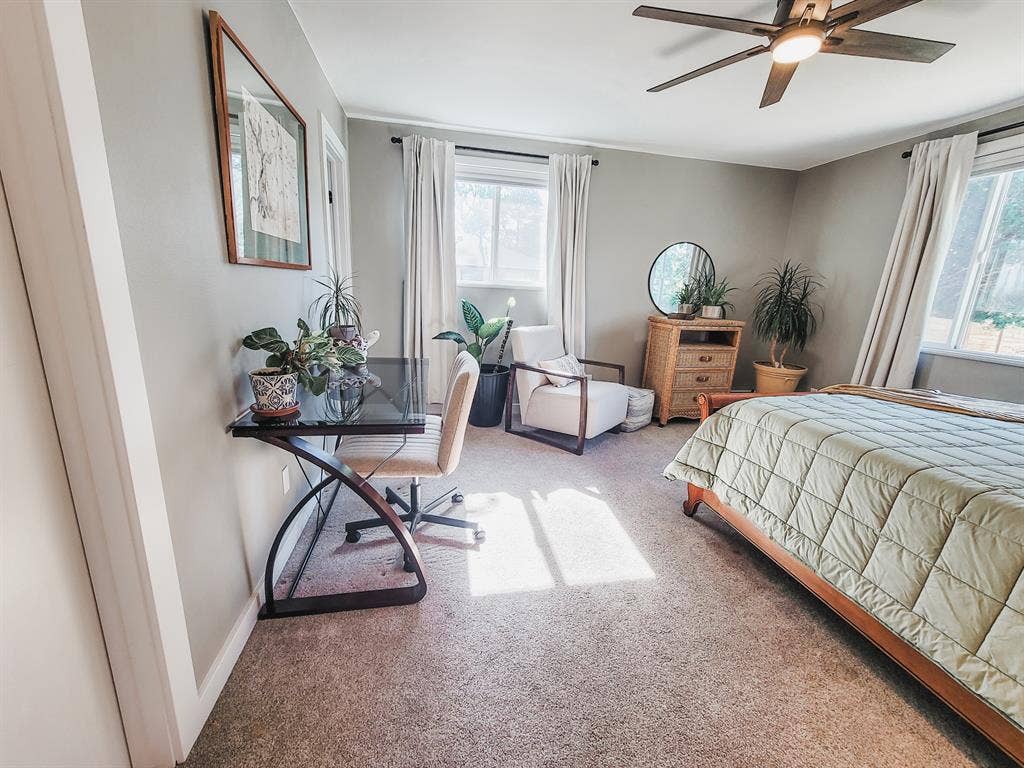 Large master suite in Lakewood