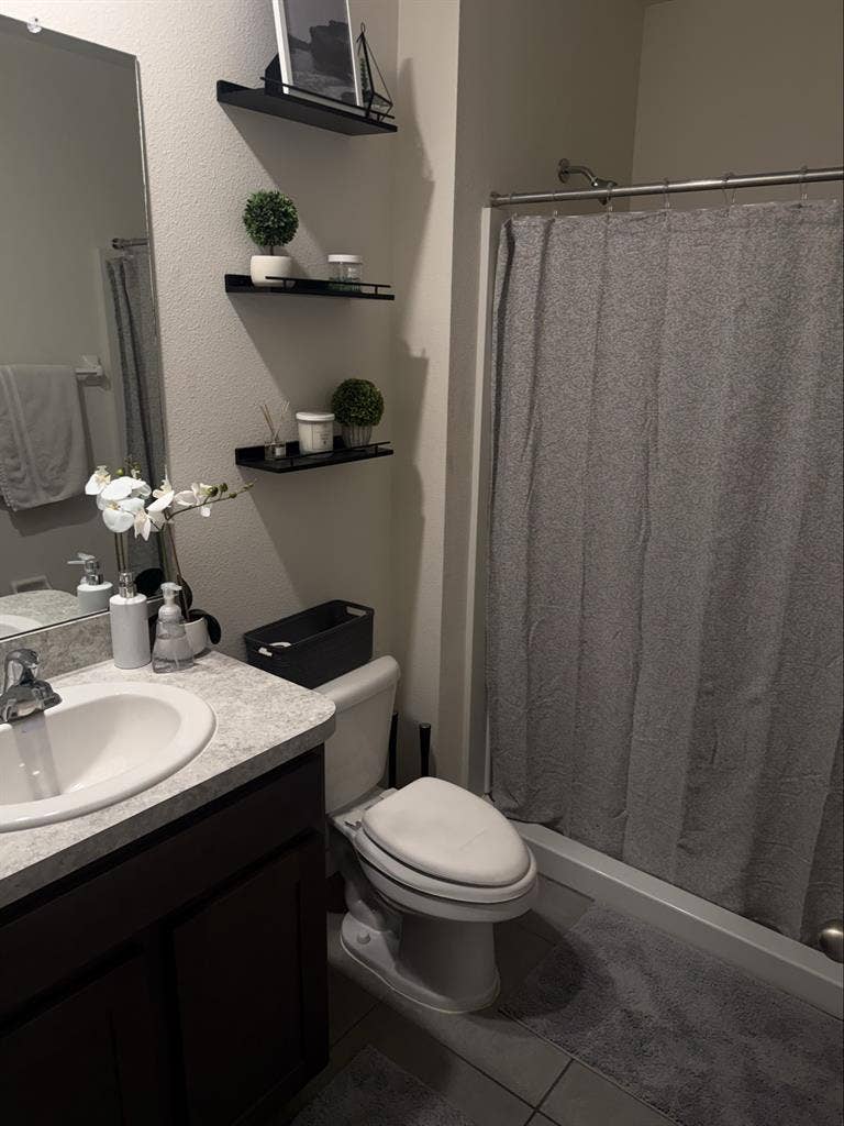 Furnished Room, Wimauma