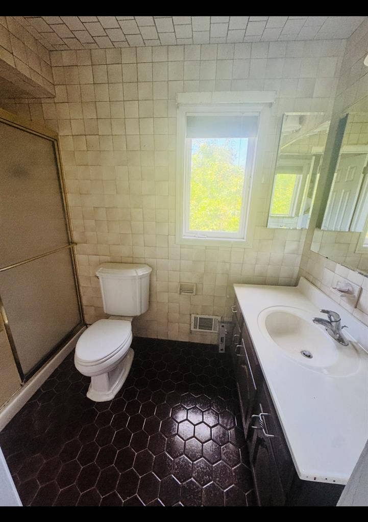 Large private room for rent