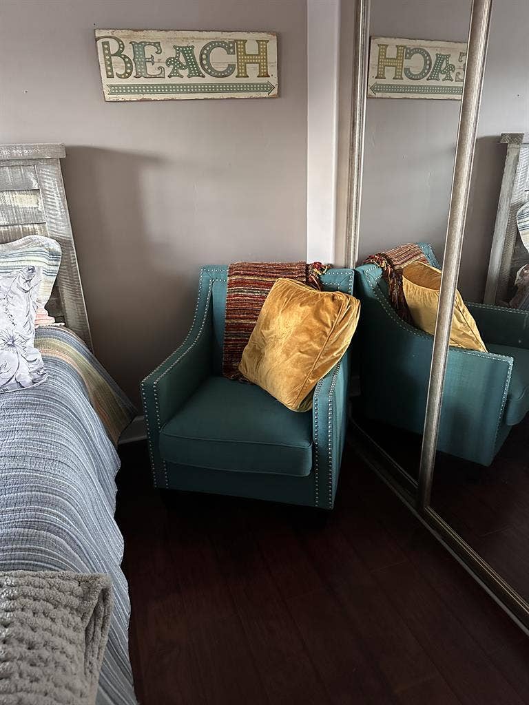 Darling room, near beach.