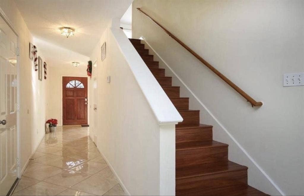 Large private room in nice house