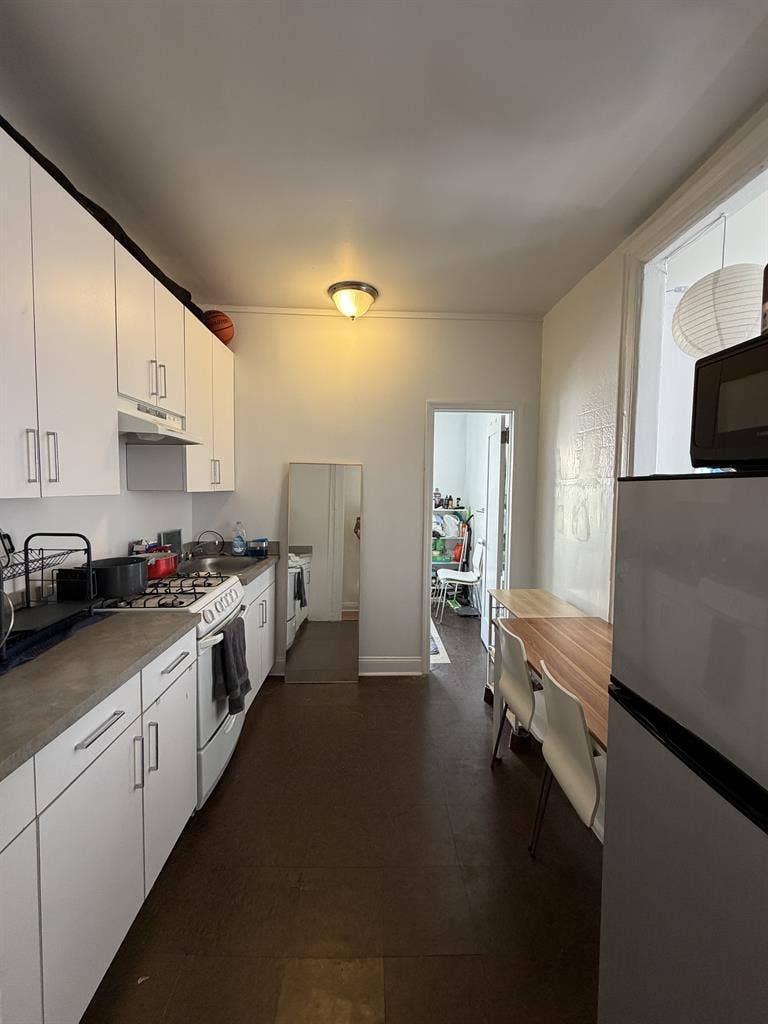 Fully furnished room in Manhattan