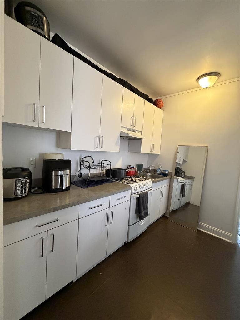 Fully furnished room in Manhattan
