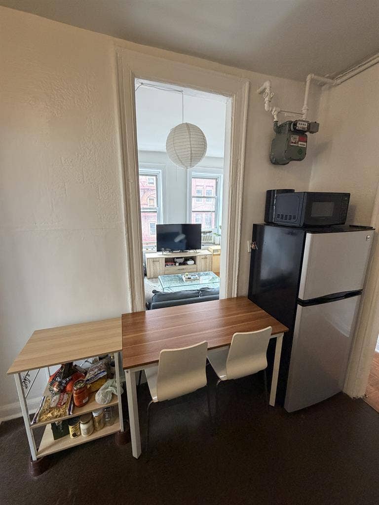 Fully furnished room in Manhattan