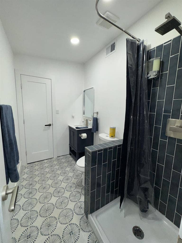 PRIVATE FURNISHED STUDIO