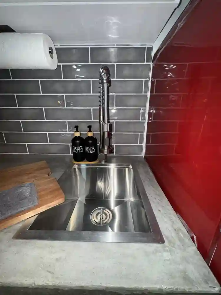 PRIVATE FURNISHED STUDIO
