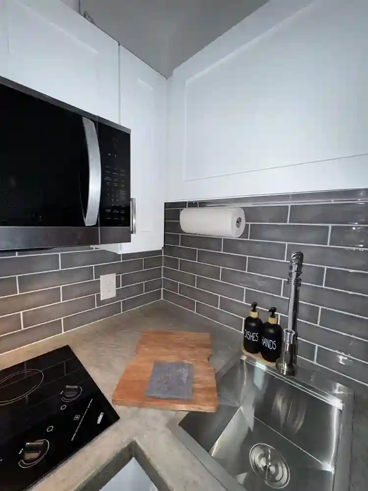 PRIVATE FURNISHED STUDIO