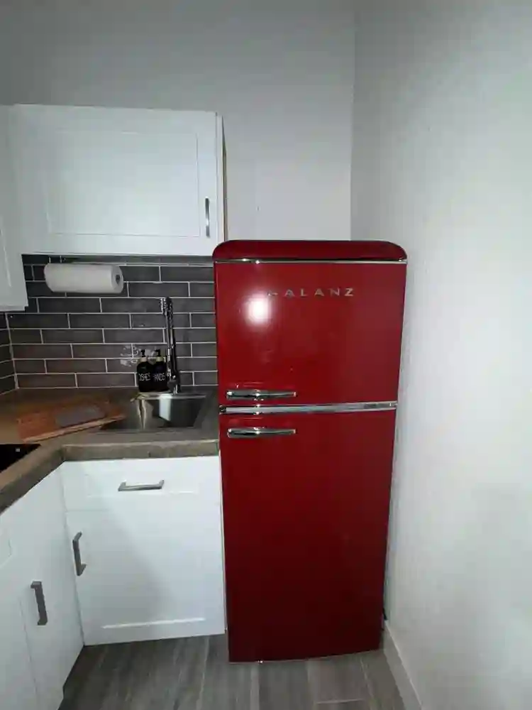 PRIVATE FURNISHED STUDIO