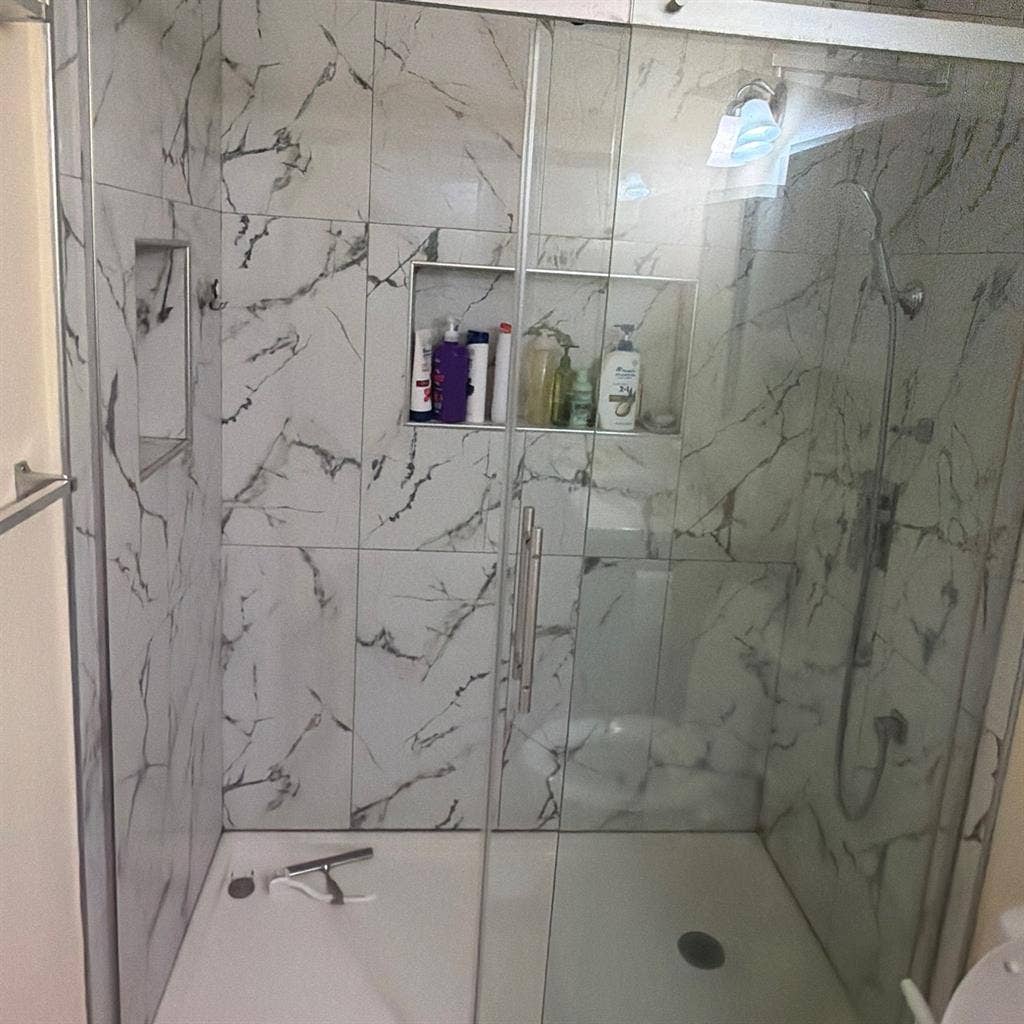 1 Nice and clean room available now