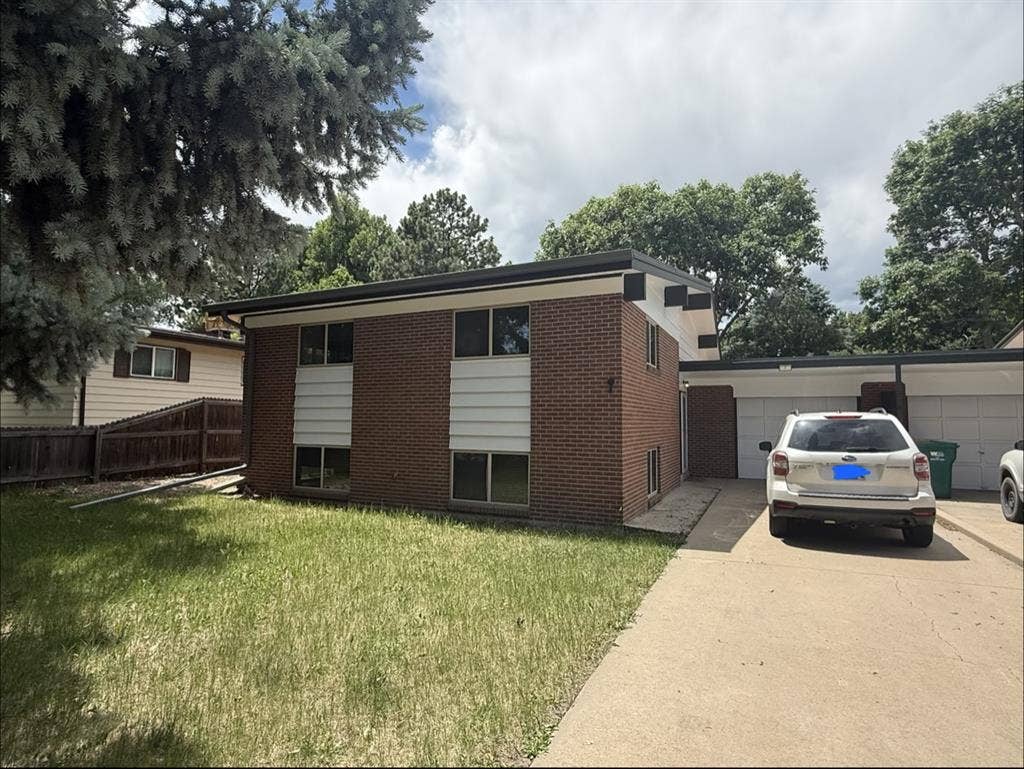 2 rooms available