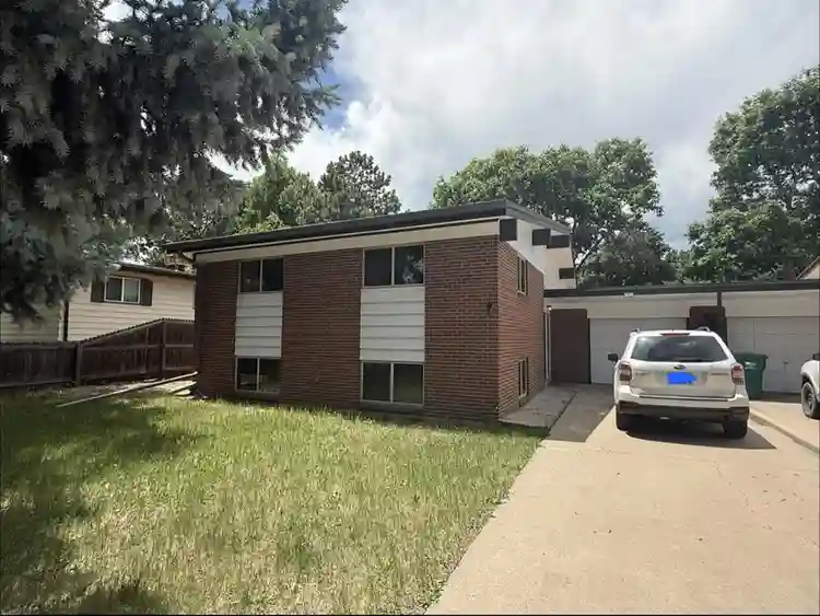 2 rooms available