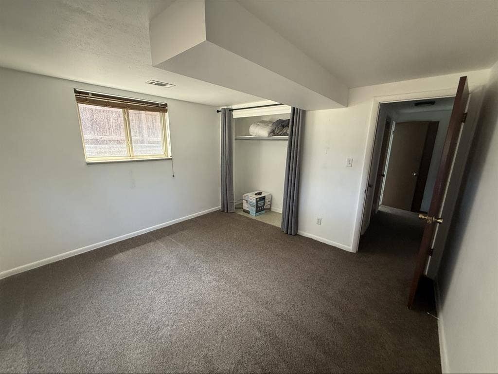 2 rooms available