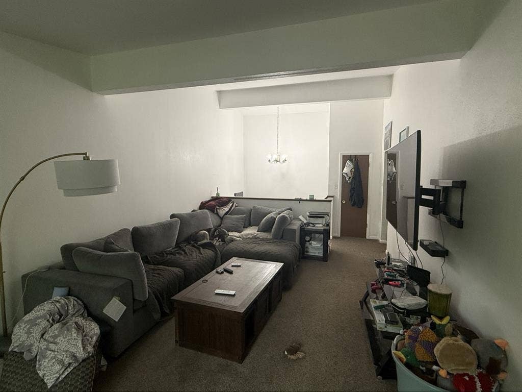 2 rooms available