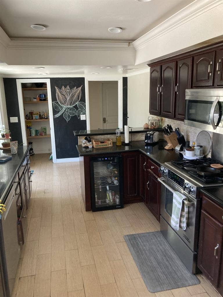 Coed Orange House movein July!