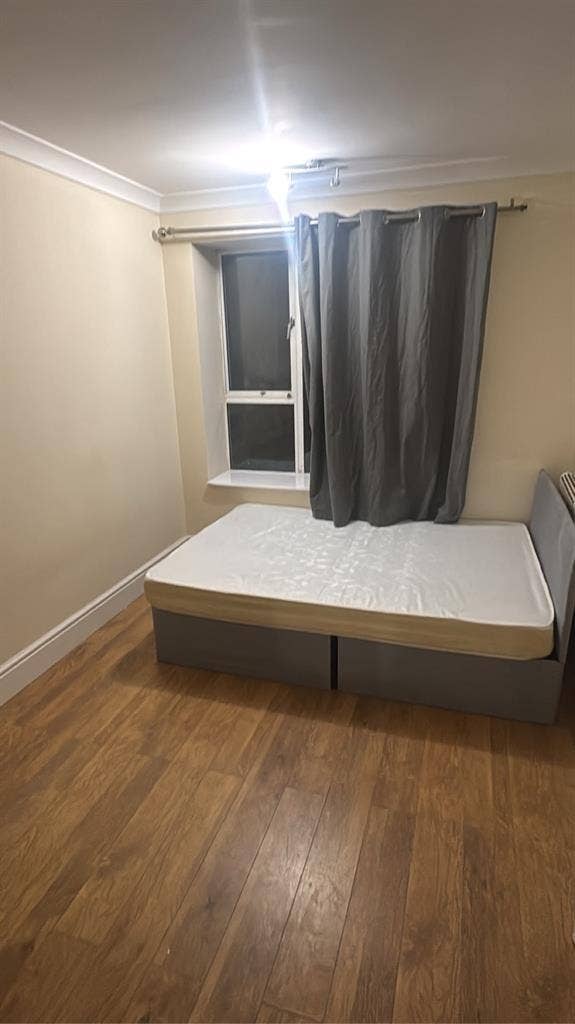 1 Bedroom For 2 People In a 3BHK