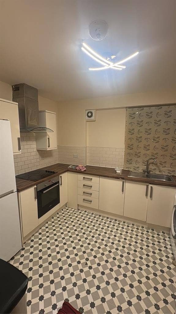 1 Bedroom For 2 People In a 3BHK