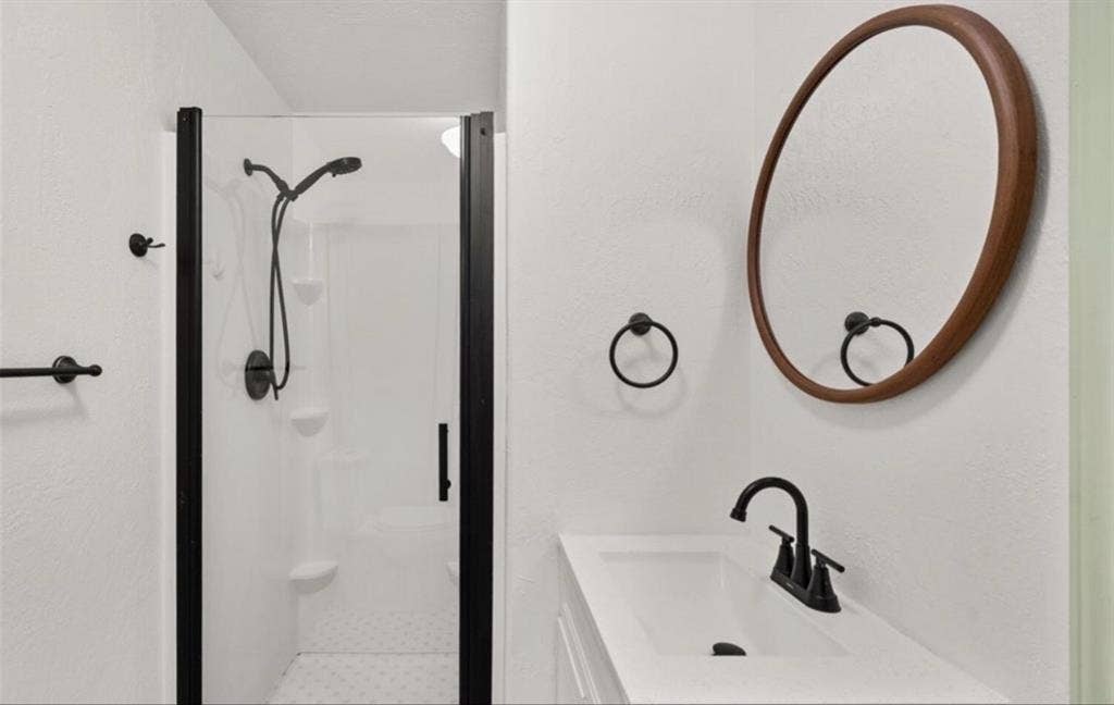 1 bed 1 bath room for rent