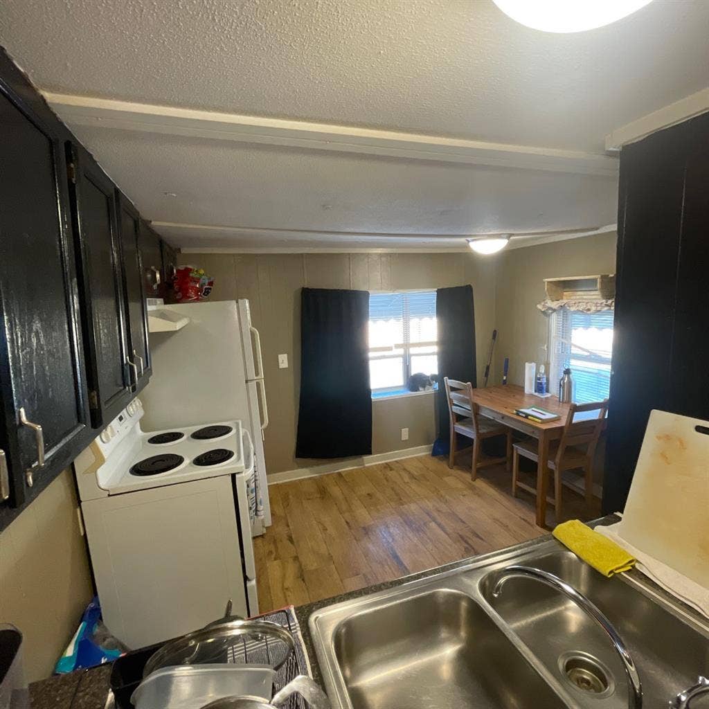 $500 a month room for rent