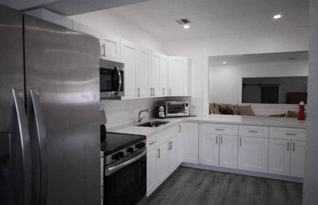 Looking for roommates