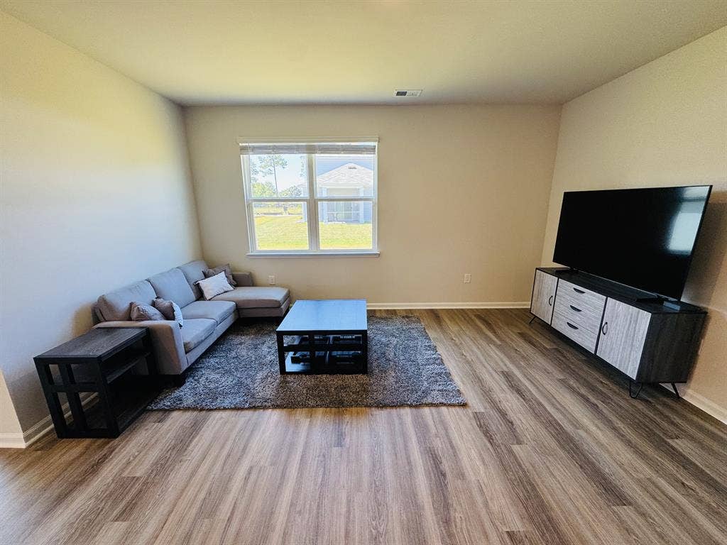 Private room, shared bath in 3b/2b