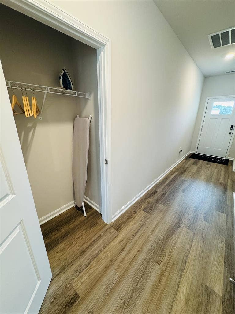 Private room, shared bath in 3b/2b