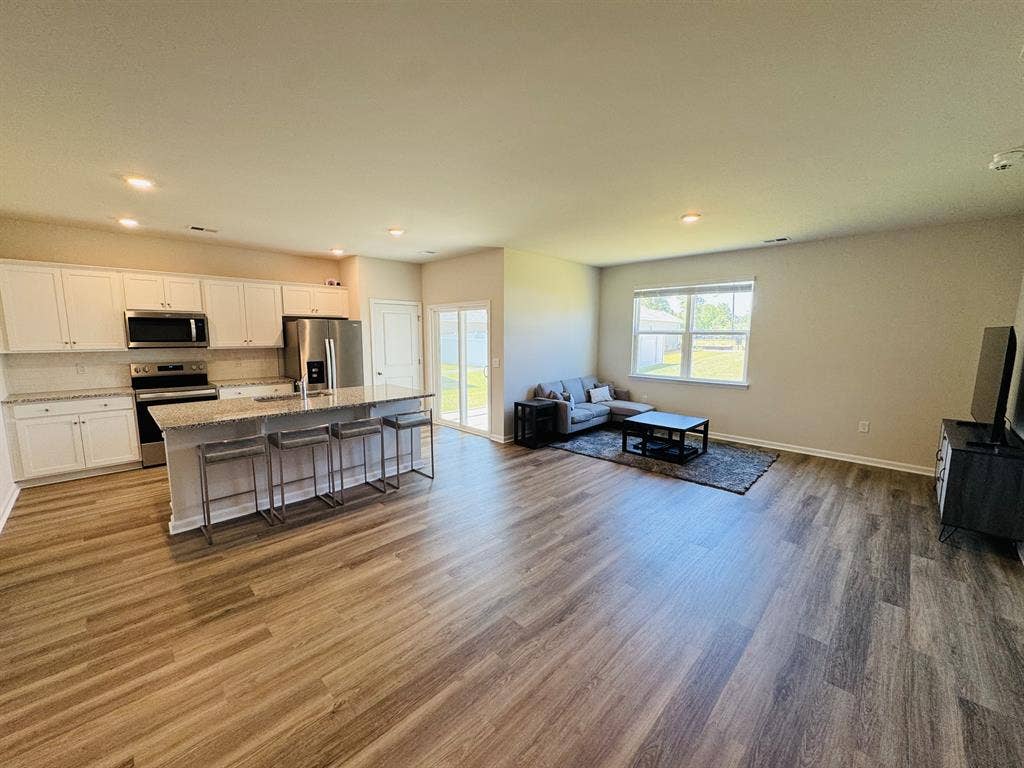 Private room, shared bath in 3b/2b