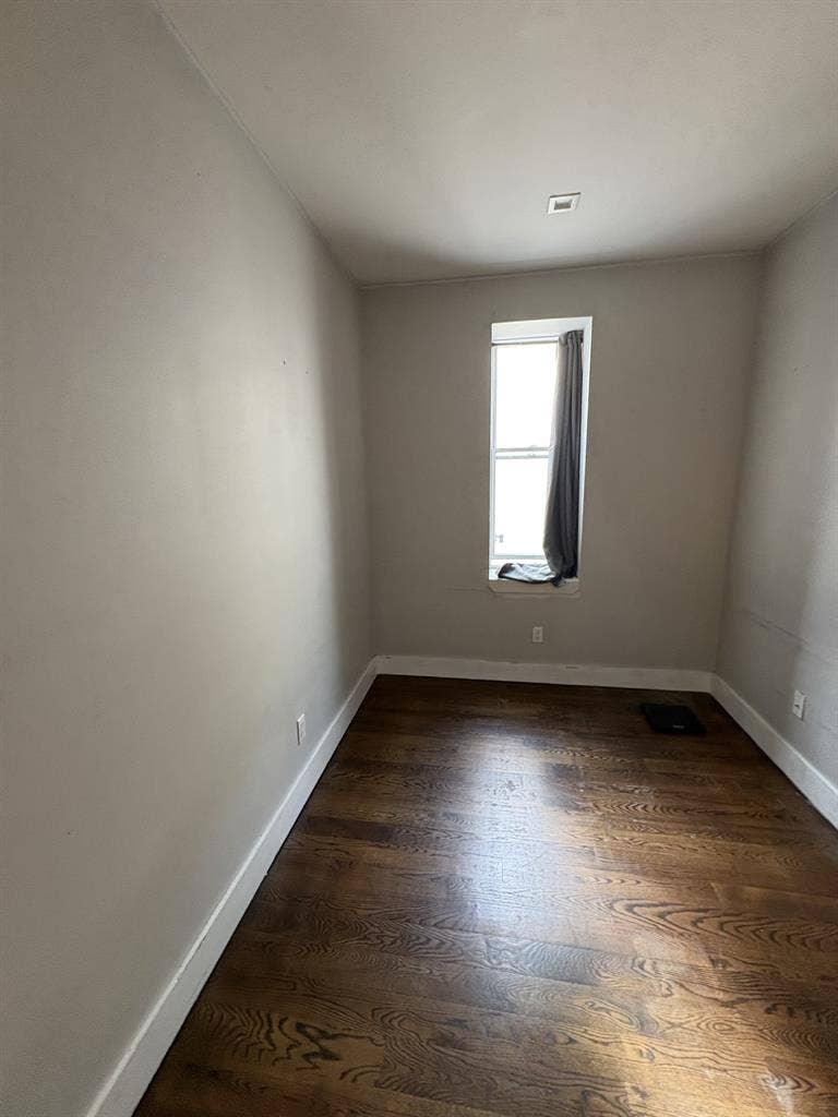 Room available asap