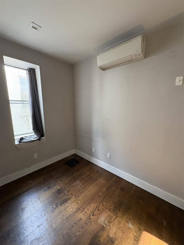 Room available asap