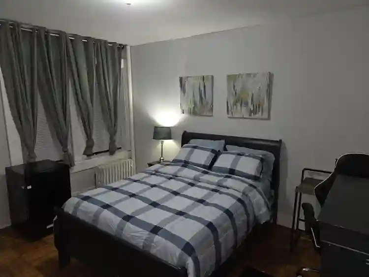 LARGE FURNISHED ROOM