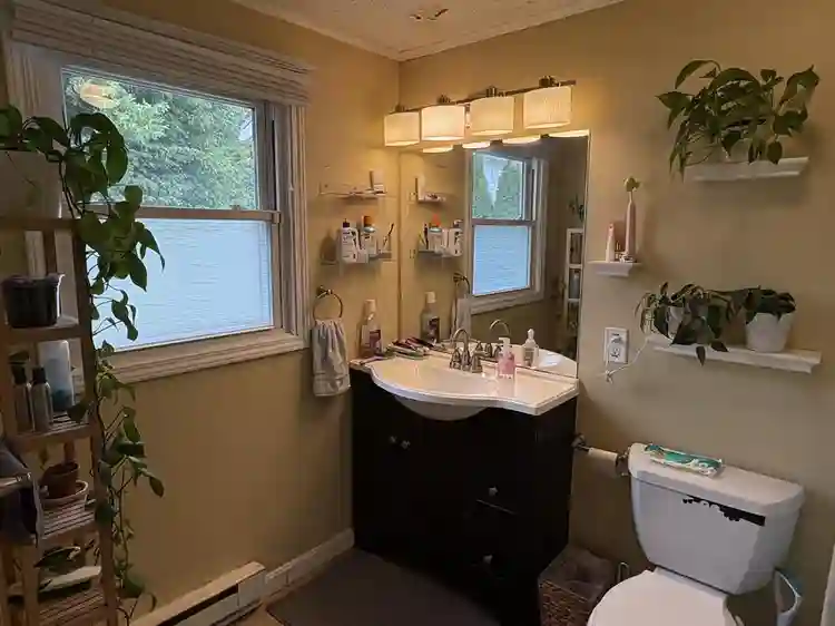 Seeking a third roommate in Medford