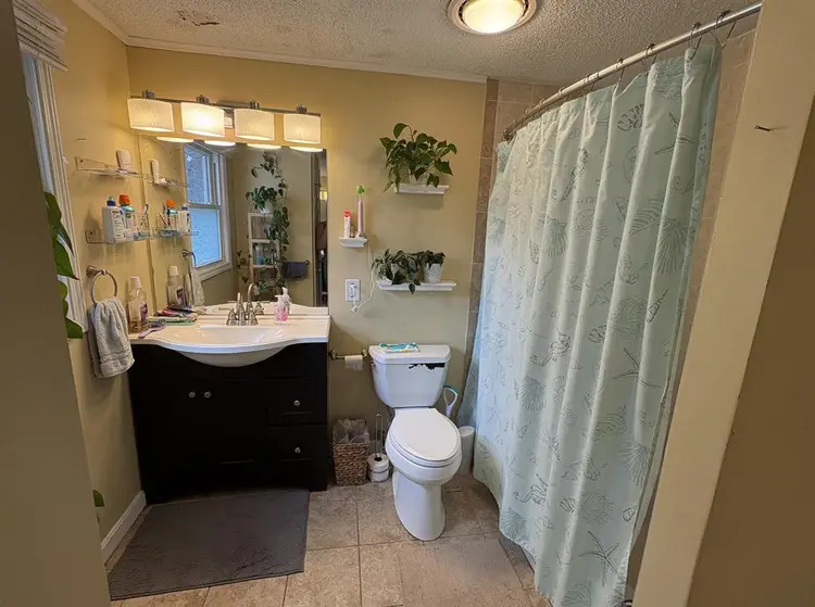 Seeking a third roommate in Medford