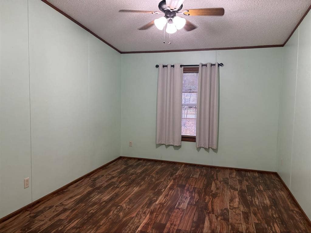 Looking for Roomate