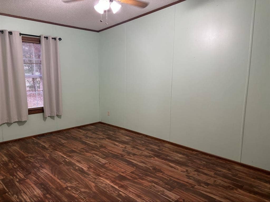 Looking for Roomate