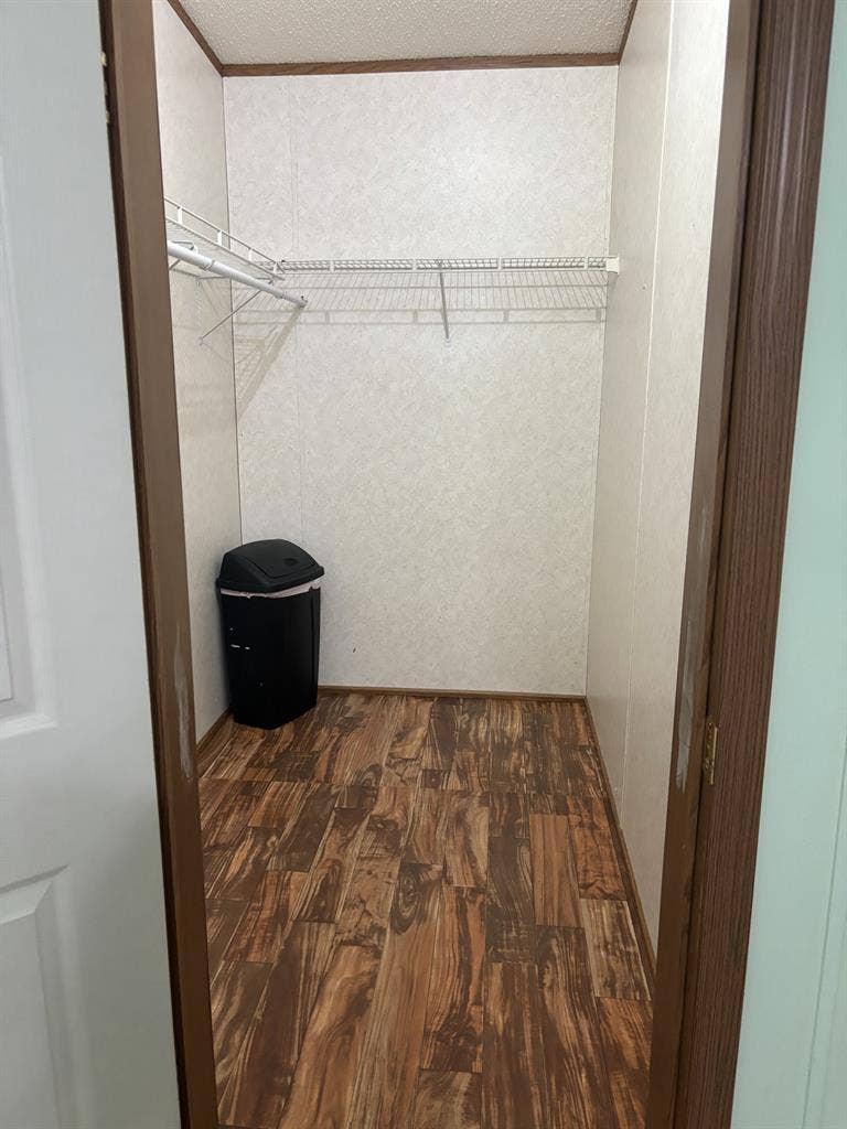 Looking for Roomate