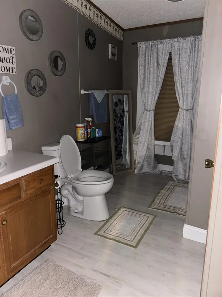 Looking for Roomate
