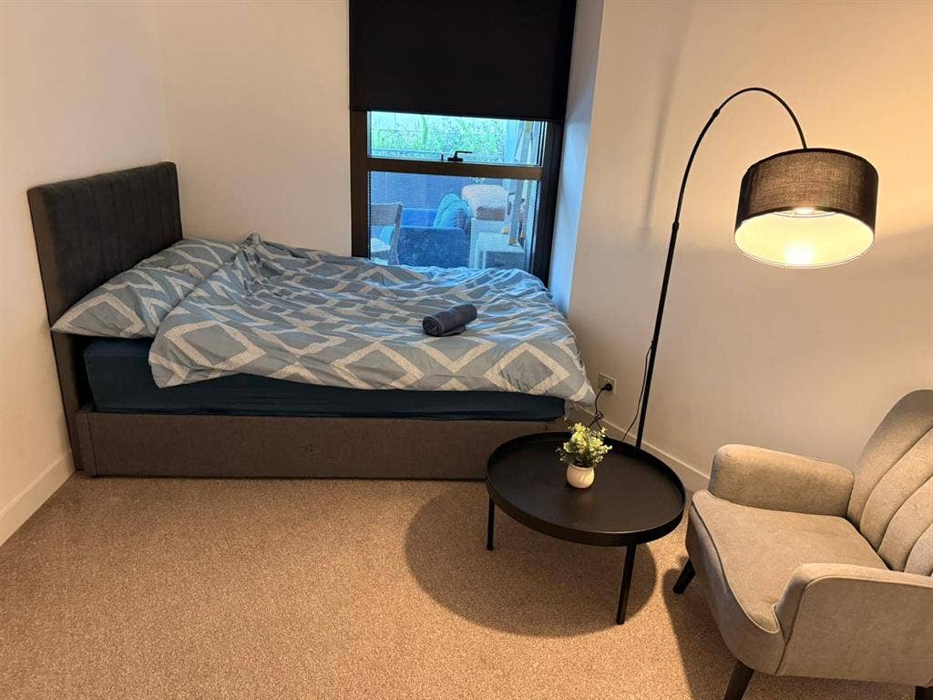 QUEEN ROOM FOR FEMALE TENANTS ONLY
