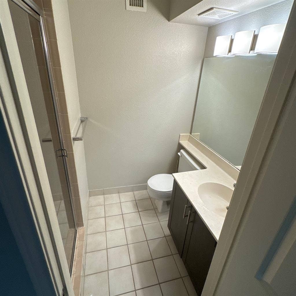Looking for a decent roommate