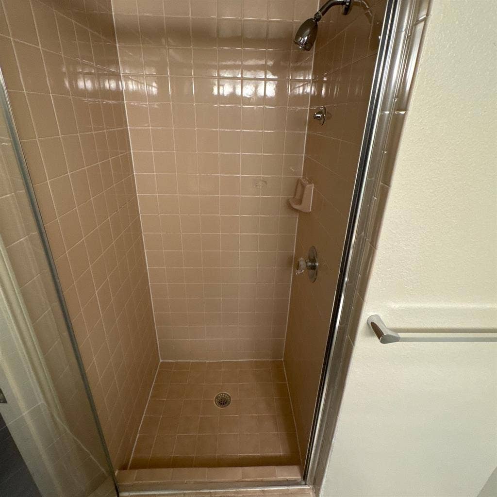 Looking for a decent roommate