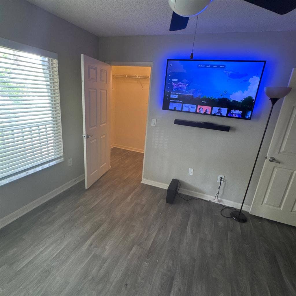 Looking for a decent roommate