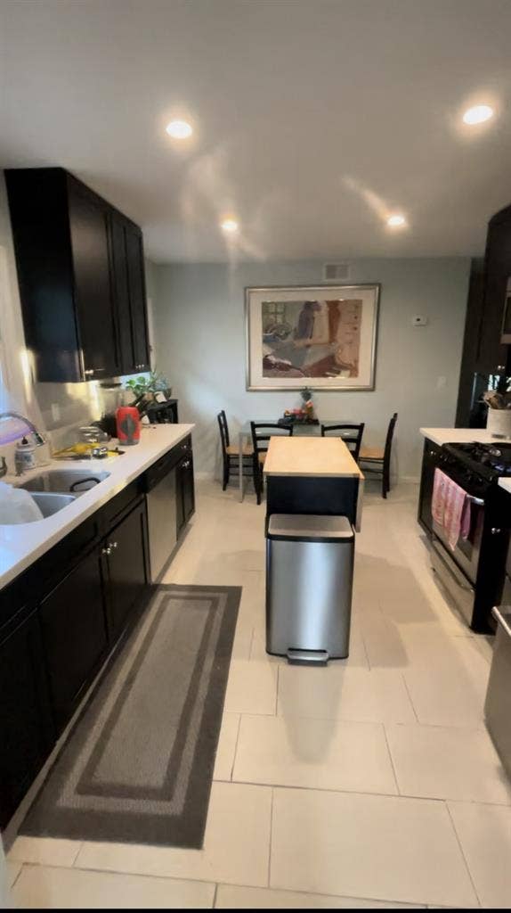 FULLY FURNISHED ROOM WITH UTILITIES