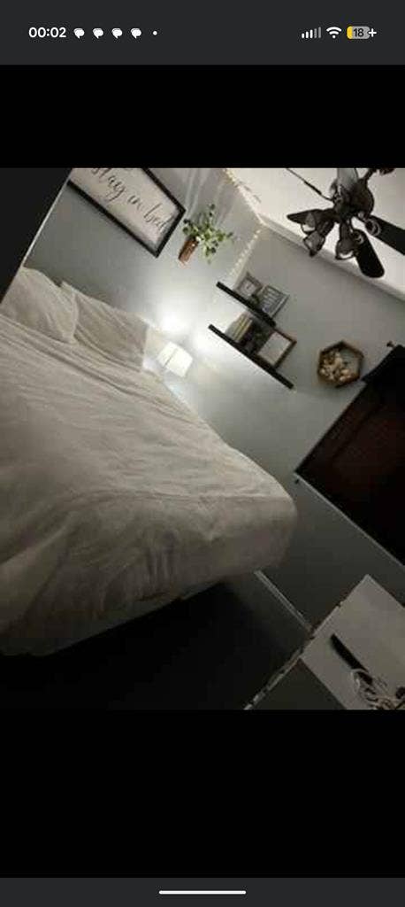 1 room for rent available now