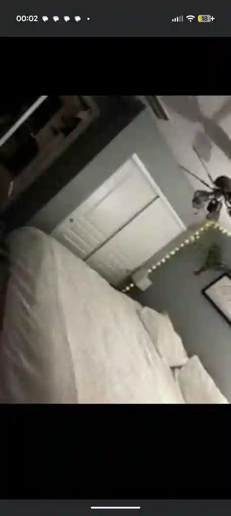 1 room for rent available now