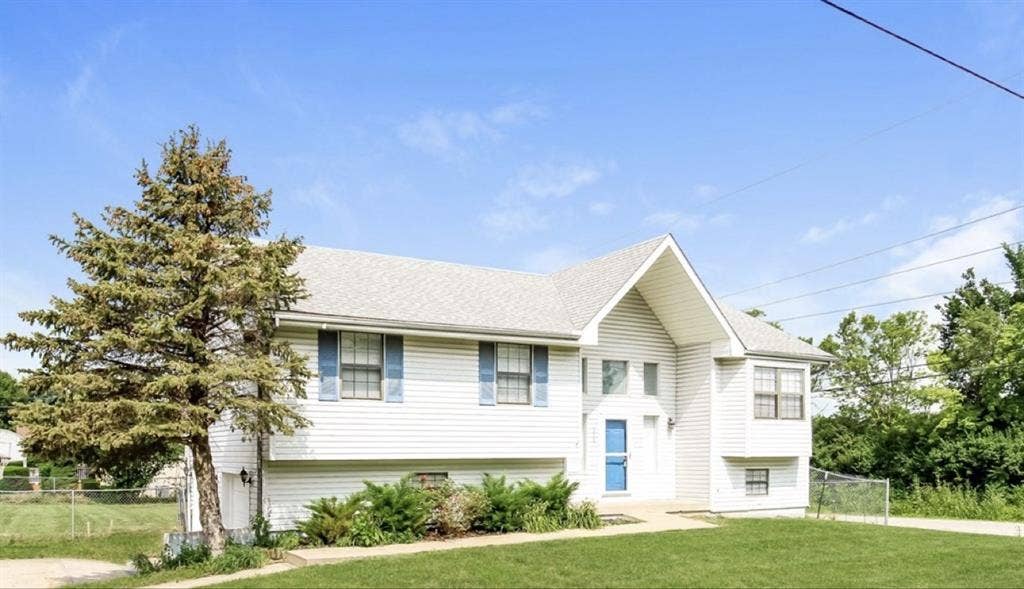 A 3bed 2.5bath home for rent