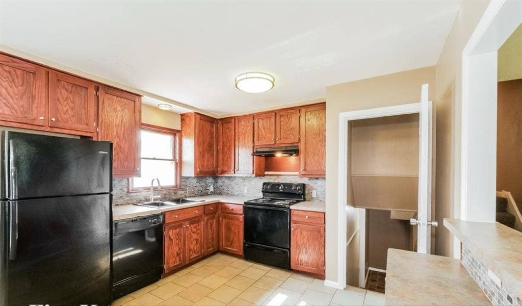 A 3bed 1.5bath home for rent